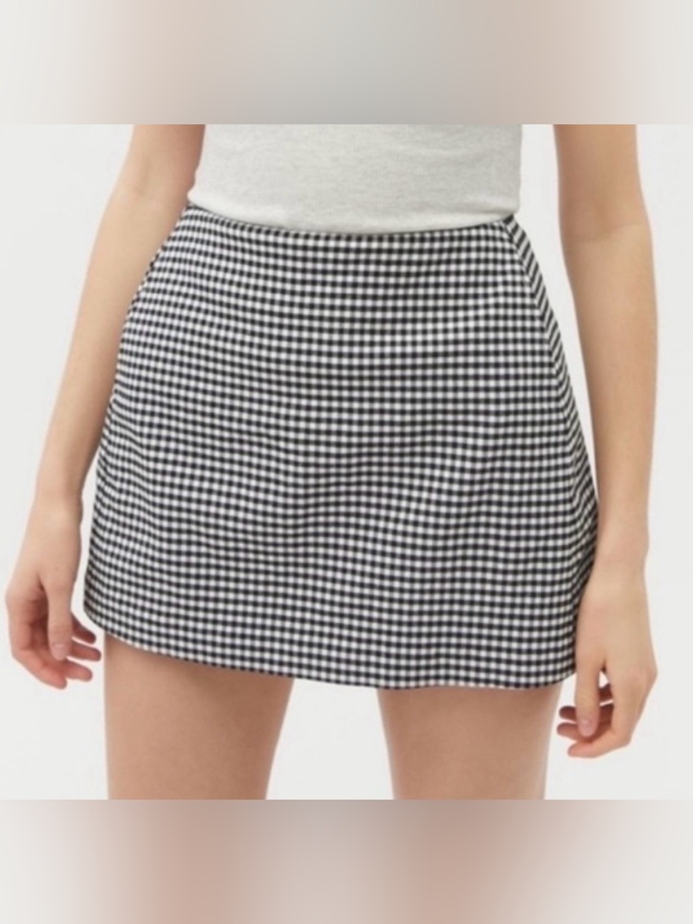 Urban Outfitters Black and White Gingham/Plaid Mini Skirt 90s Indie Size M EUC